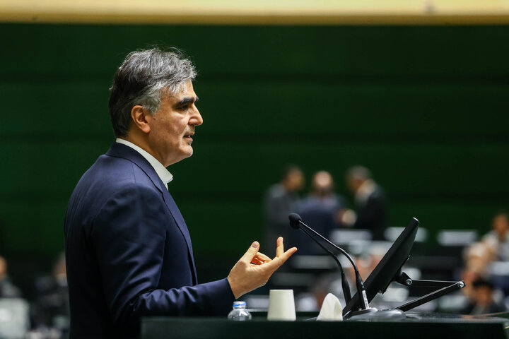 جلسه غیرعلنی نظارتی مجلس با حضور تیم اقتصادی دولت