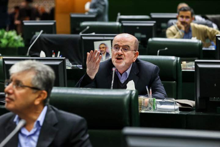 جلسه غیرعلنی نظارتی مجلس با حضور تیم اقتصادی دولت