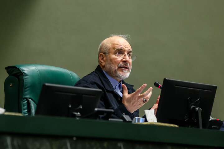 جلسه غیرعلنی نظارتی مجلس با حضور تیم اقتصادی دولت