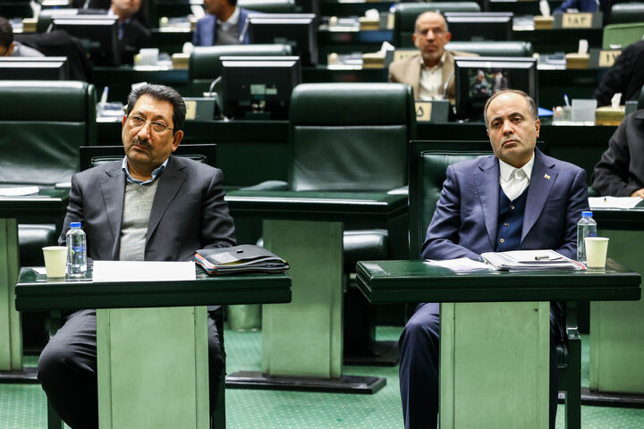 جلسه غیرعلنی نظارتی مجلس با حضور تیم اقتصادی دولت