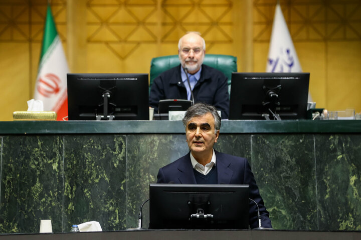 جلسه غیرعلنی نظارتی مجلس با حضور تیم اقتصادی دولت