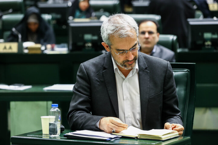 جلسه غیرعلنی نظارتی مجلس با حضور تیم اقتصادی دولت