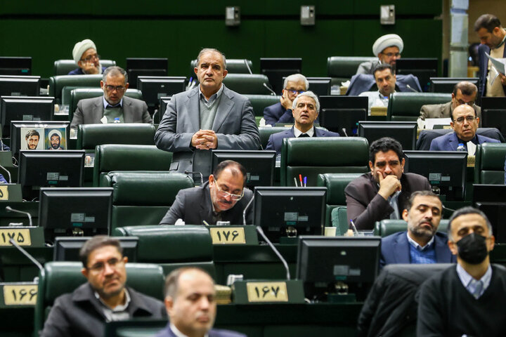 جلسه غیرعلنی نظارتی مجلس با حضور تیم اقتصادی دولت