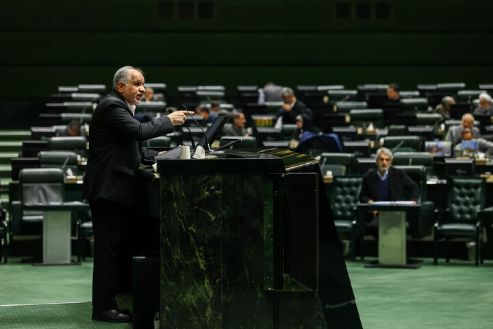 جلسه غیرعلنی نظارتی مجلس با حضور تیم اقتصادی دولت