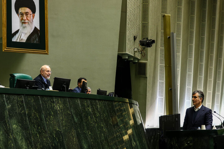 جلسه غیرعلنی نظارتی مجلس با حضور تیم اقتصادی دولت