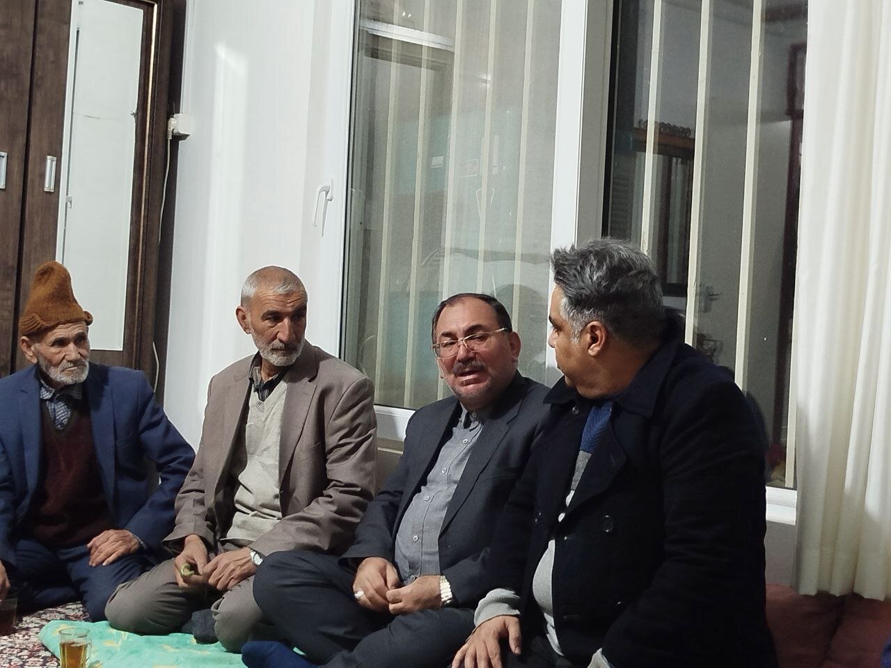 دیدار پاکمهر با مردم روستاهای تات، بدرانلو و  کشانک بجنورد / بررسی مشکلات آسفالت و مسیل سیلابی و روند برنامه‌های توسعه‌ای