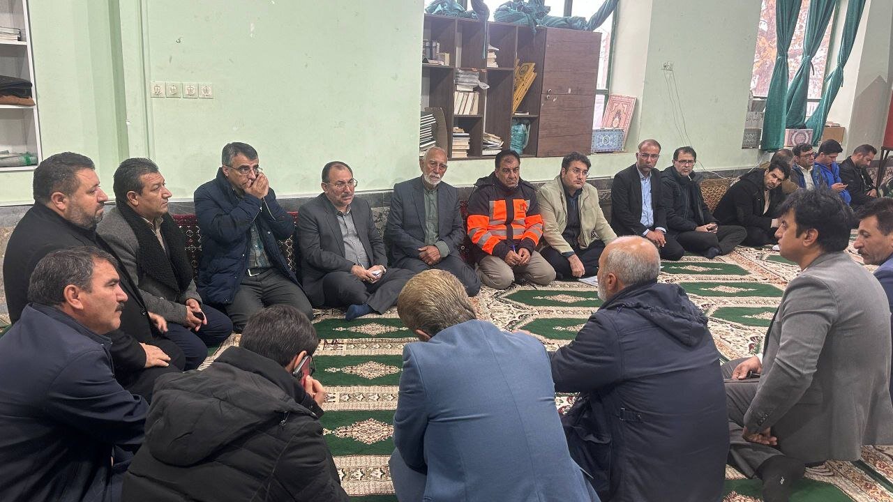 دیدار پاکمهر با مردم روستاهای تات، بدرانلو و  کشانک بجنورد / بررسی مشکلات آسفالت و مسیل سیلابی و روند برنامه‌های توسعه‌ای