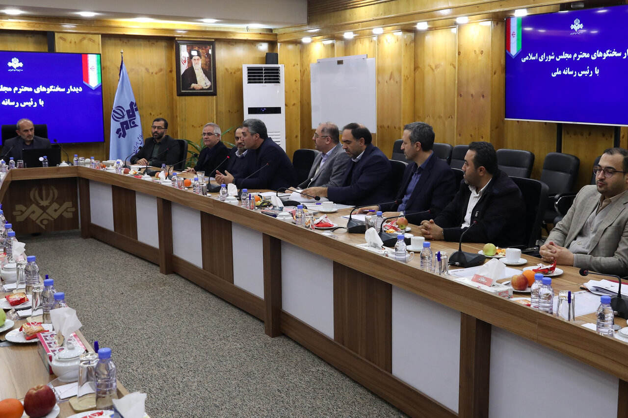 سخنگوهای مجلس: ضرورت تقویت ارتباط رسانه ملی و مجلس با رویکرد امیدآفرینی/ جبلی: آمادگی صداوسیما برای پخش زنده جلسات کمیسیونها و دیدارهای نمایندگان با مردم از شبکههای استانی