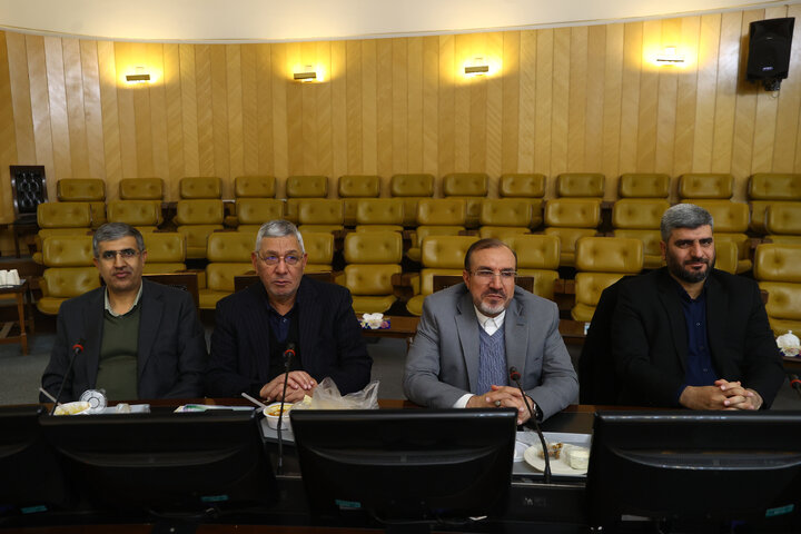 نشست چهارشنبه 3 دی ماه نمایندگان با وزیر امور اقتصادی