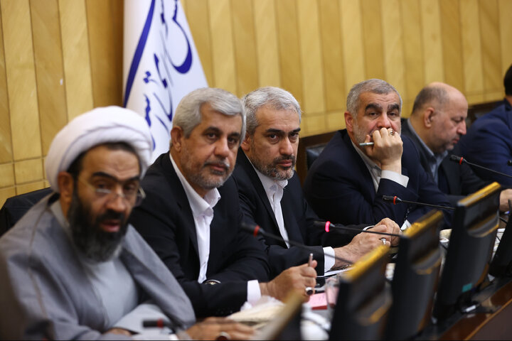 نشست چهارشنبه 3 دی ماه نمایندگان با وزیر امور اقتصادی