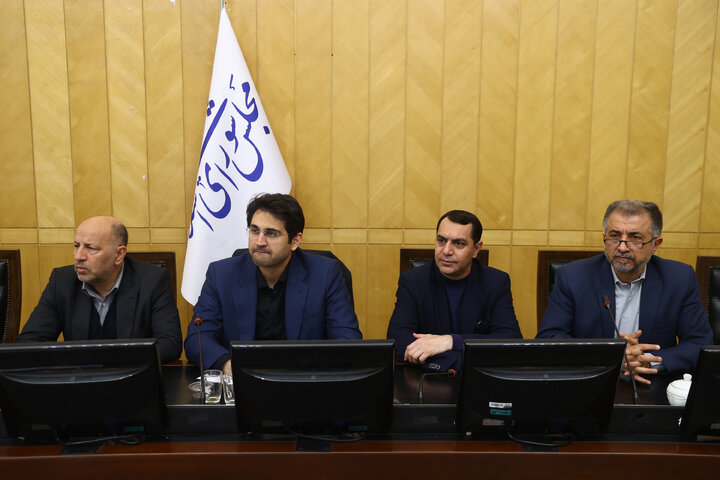 نشست چهارشنبه 3 دی ماه نمایندگان با وزیر امور اقتصادی