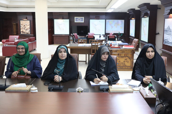 نشست اعضای فراکسیون زنان با وزیر راه و شهرسازی