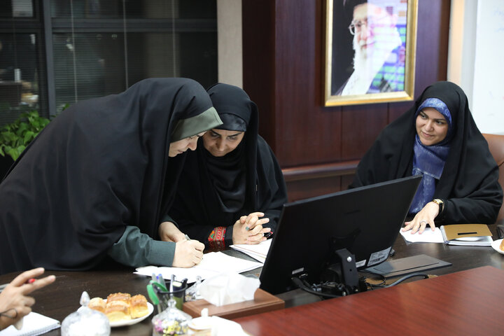 نشست اعضای فراکسیون زنان با وزیر راه و شهرسازی