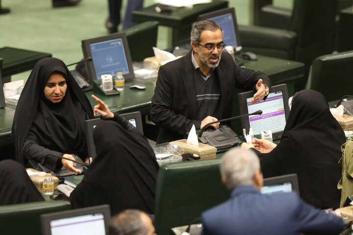 نشست علنی ۳ دی‌ ماه مجلس شورای اسلامی