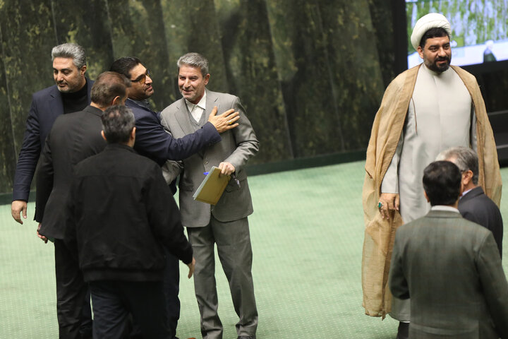 ناطقان میان دستور جلسه علنی ۳ دی ماه مجلس شورای اسلامی