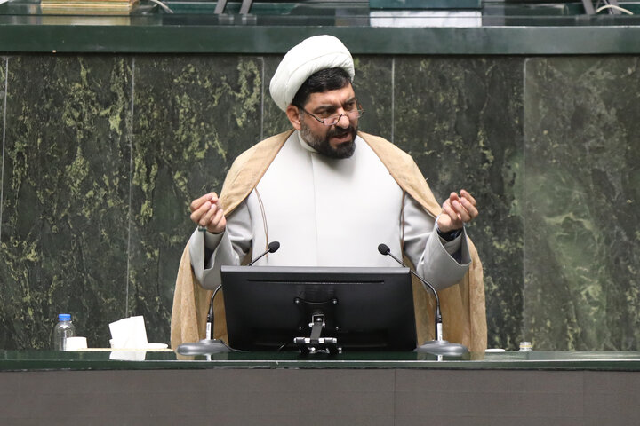 ناطقان میان دستور جلسه علنی ۳ دی ماه مجلس شورای اسلامی