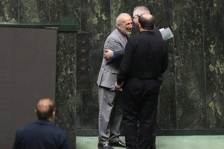 ناطقان میان دستور جلسه علنی ۳ دی ماه مجلس شورای اسلامی