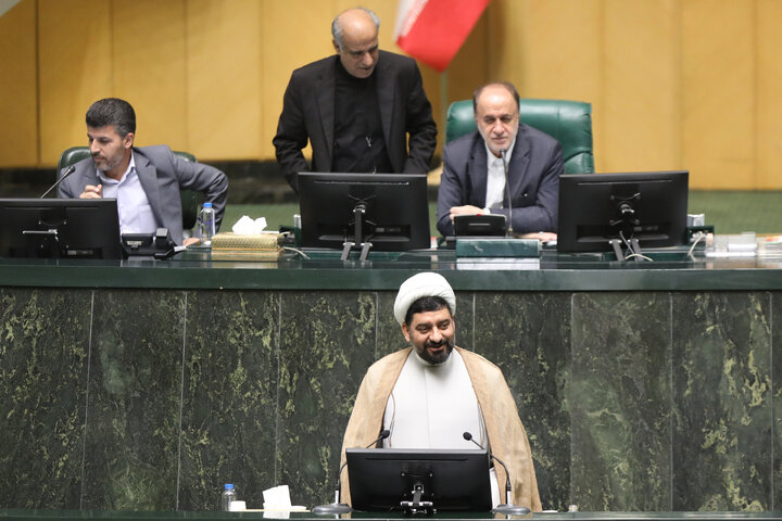 ناطقان میان دستور جلسه علنی ۳ دی ماه مجلس شورای اسلامی