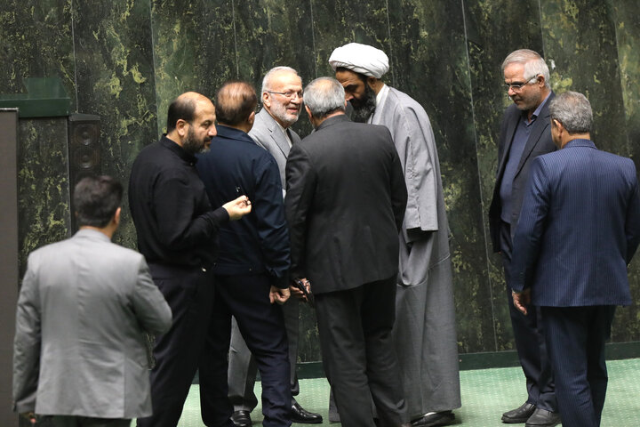 ناطقان میان دستور جلسه علنی ۳ دی ماه مجلس شورای اسلامی