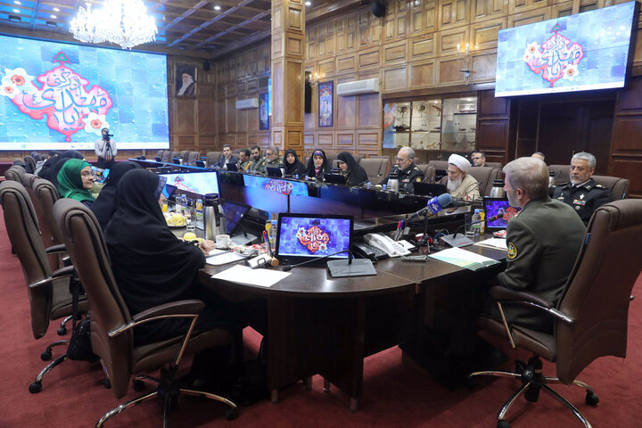 دیدار اعضای فراکسیون زنان مجلس با فرمانده ارتش