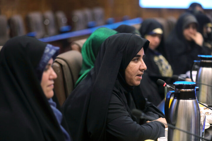 دیدار اعضای فراکسیون زنان مجلس با فرمانده ارتش