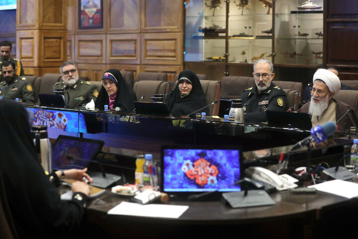 دیدار اعضای فراکسیون زنان مجلس با فرمانده ارتش