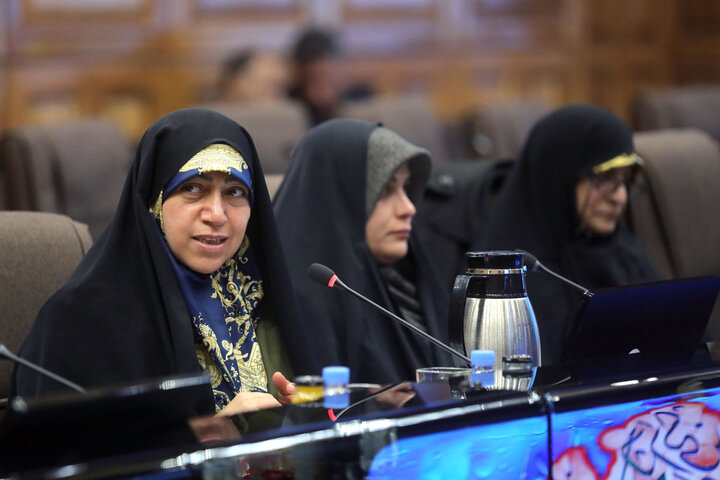 دیدار اعضای فراکسیون زنان مجلس با فرمانده ارتش