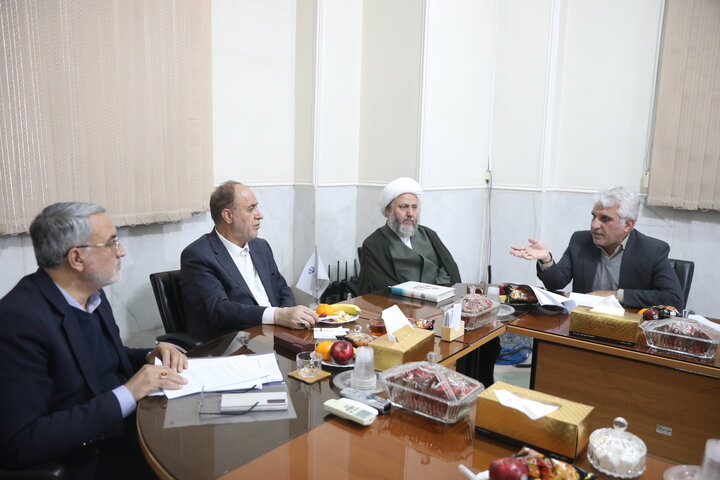 دیدار حاجی بابایی با فرماندار و مسئولان شهرستان آران و بیدگل