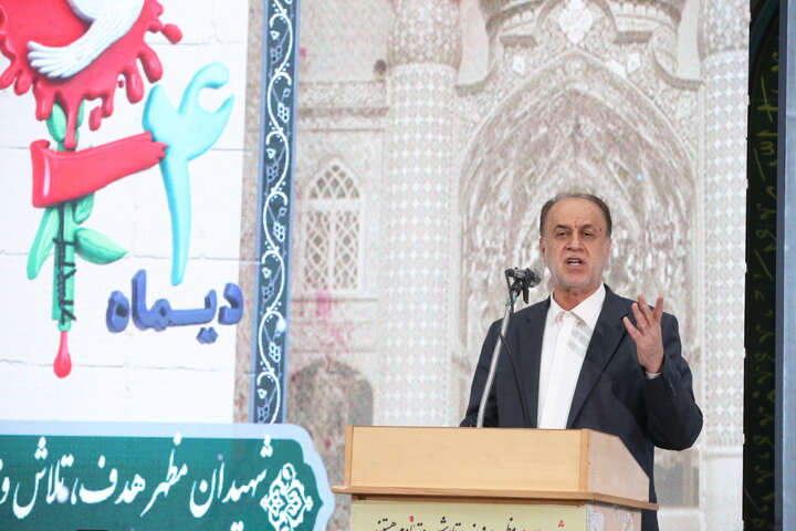 دشمن از قدرت ایدئولوژیک ایران شکست خورده و اقتصاد را هدف گرفته است