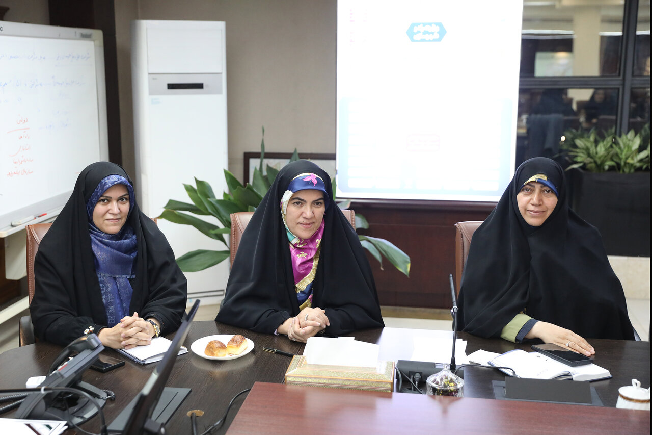 بررسی همکاریها و وضعیت پیگیری پروژههای ملی و توسعهای/ تاکید بر توسعه راههای روستایی و نوسازی ناوگان ریلی و هوایی/ تقویت ناوگان زمینی و اتوبوسرانی با گواهی سپرده خاص/ تسهیلات ۷۰ درصدی برای خرید هواپیما