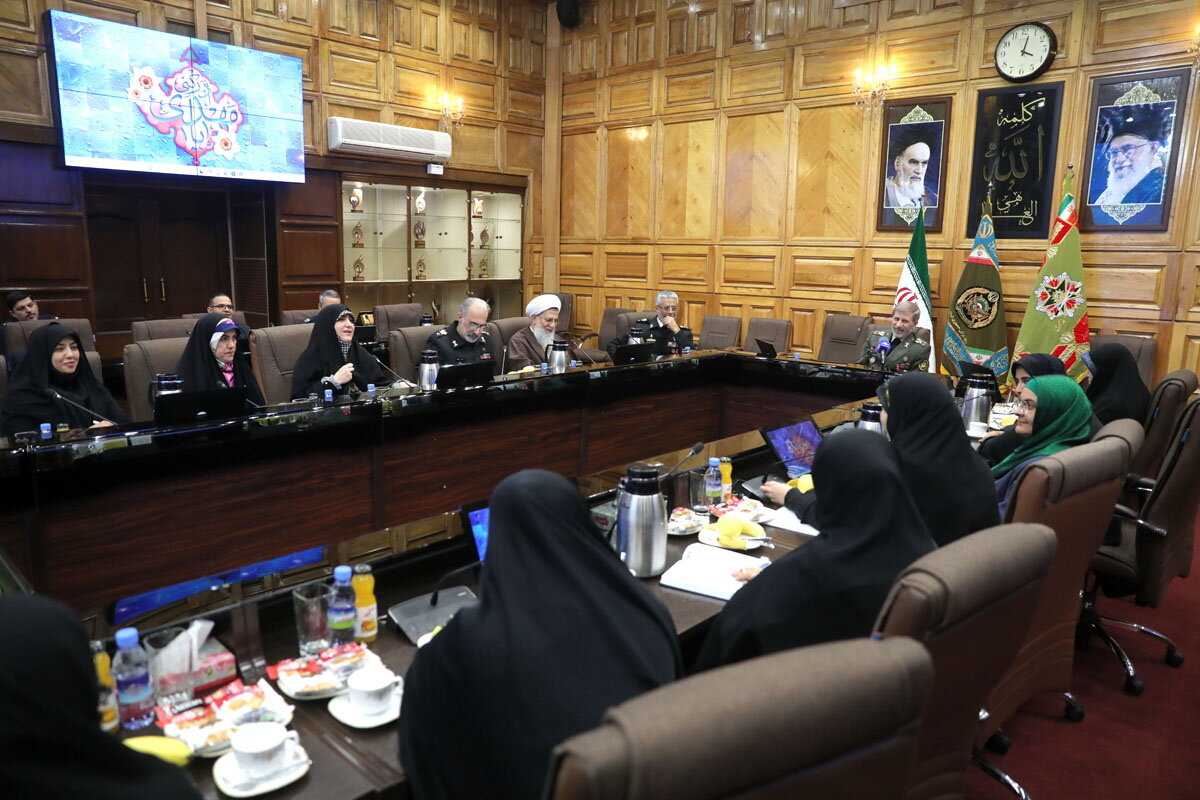 همسران و مادران؛ پشتوانه مطمئن رزمندگان در میدان نبرد/ دفاع از میهن بدون حضور آگاهانه زنان، امکان تحقق ندارد