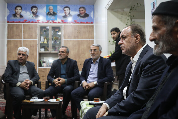 دیدار حاجی بابایی با خانواده شهیدان اربابی در آران و بیدگل