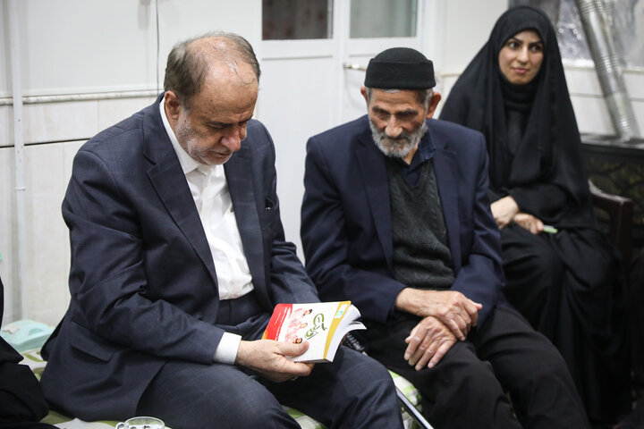 دیدار حاجی بابایی با خانواده شهیدان اربابی در آران و بیدگل