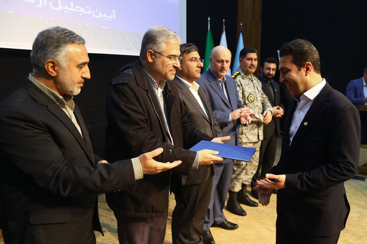 همایش تجلیل از برگزیدگان استان تهران بیست و دومین المپیاد ملی مهارت