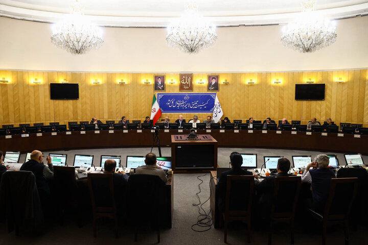 نشست جمعی از اعضای کمیسیون تلفیق لایحه بودجه سال ۱۴۰۵ با دکتر قالیباف رئیس مجلس