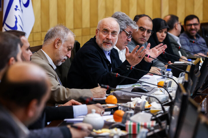 نشست جمعی از اعضای کمیسیون تلفیق لایحه بودجه سال ۱۴۰۵ با دکتر قالیباف رئیس مجلس