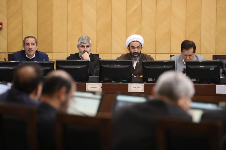 نشست نوبت صبح 5 دی کمیسیون تلفیق لایحه بودجه سال ۱۴۰۵