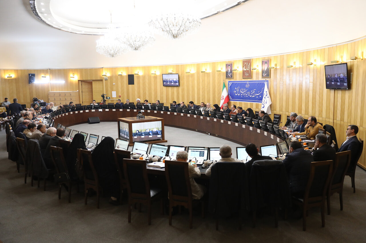 فردا کلیات بودجه ۱۴۰۵ در کمیسیون تلفیق بررسی می شود/افزایش ۲۰ درصدی حقوق با تورم بالا همخوانی ندارد