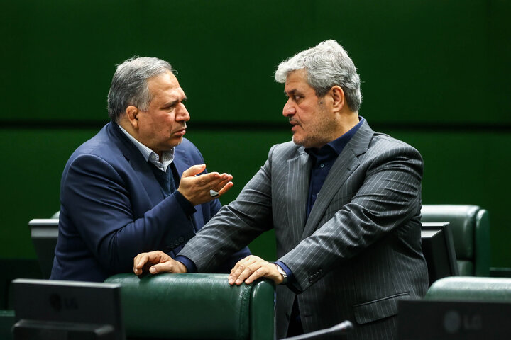 جلسه بررسی لایحه بودجه ۱۴۰۵ در صحن مجلس با حضور رئیس جمهور