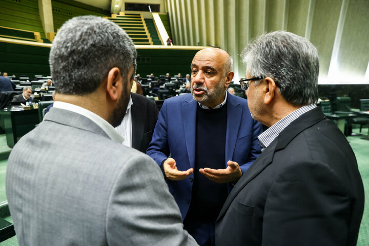 جلسه بررسی لایحه بودجه ۱۴۰۵ در صحن مجلس با حضور رئیس جمهور