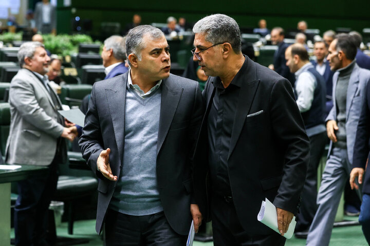 جلسه بررسی لایحه بودجه ۱۴۰۵ در صحن مجلس با حضور رئیس جمهور