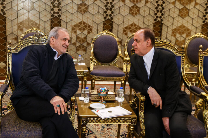 جلسه بررسی لایحه بودجه ۱۴۰۵ در صحن مجلس با حضور رئیس جمهور