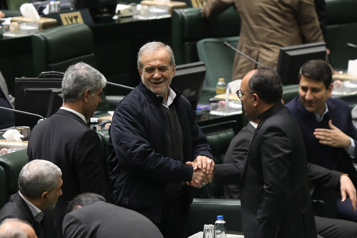 نشست علنی یکشنبه 7 دی ماه مجلس شورای اسلامی