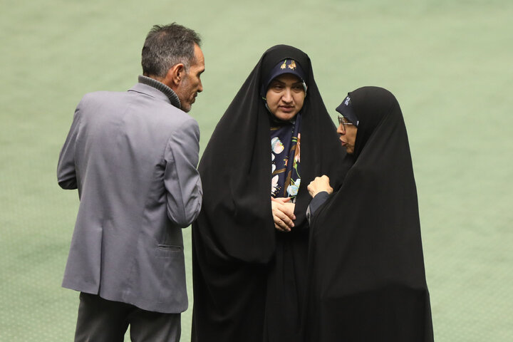 نشست علنی یکشنبه 7 دی ماه مجلس شورای اسلامی