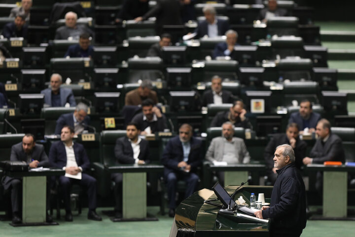 نشست علنی یکشنبه 7 دی ماه مجلس شورای اسلامی