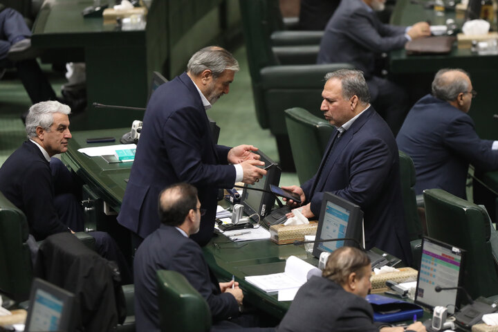 نشست علنی یکشنبه 7 دی ماه مجلس شورای اسلامی