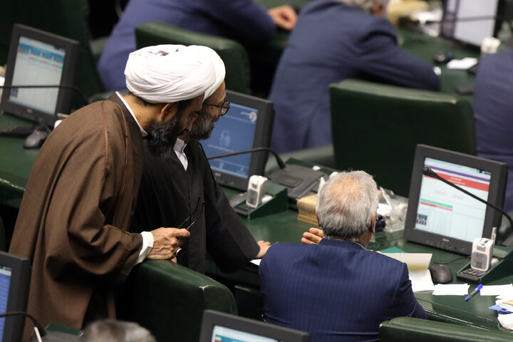 نشست علنی یکشنبه 7 دی ماه مجلس شورای اسلامی