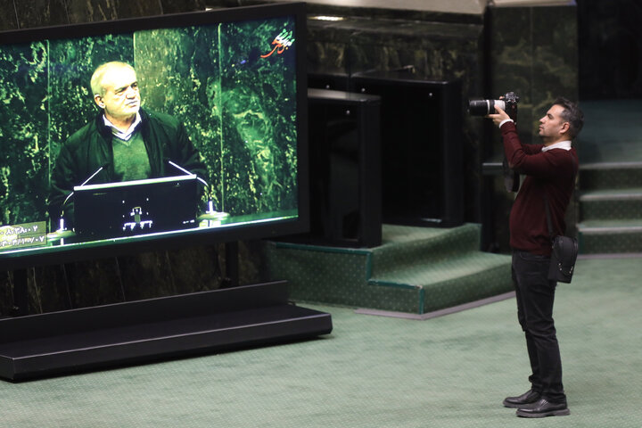 نشست علنی یکشنبه 7 دی ماه مجلس شورای اسلامی