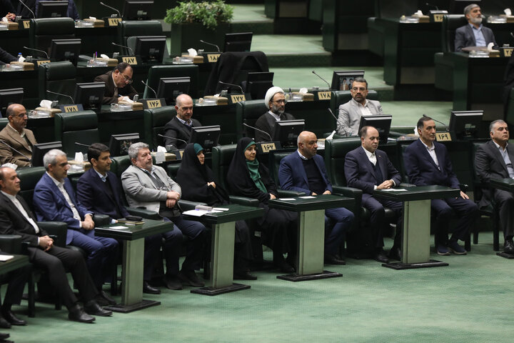 نشست علنی یکشنبه 7 دی ماه مجلس شورای اسلامی