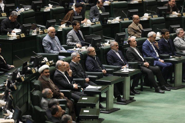 نشست علنی یکشنبه 7 دی ماه مجلس شورای اسلامی